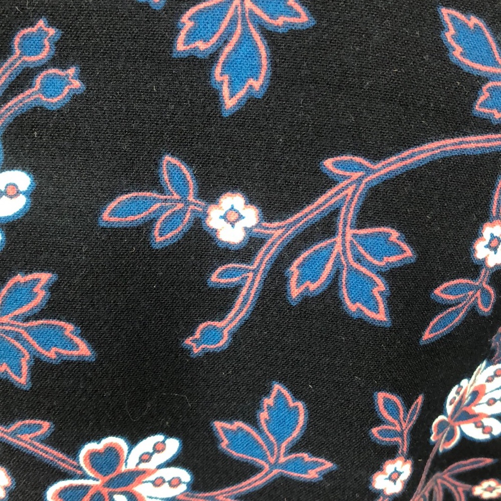 NWT LOFT Black w/Blue Pink and White Floral Pocketed Dress - Size 6 Petite - Picture 12 of 13